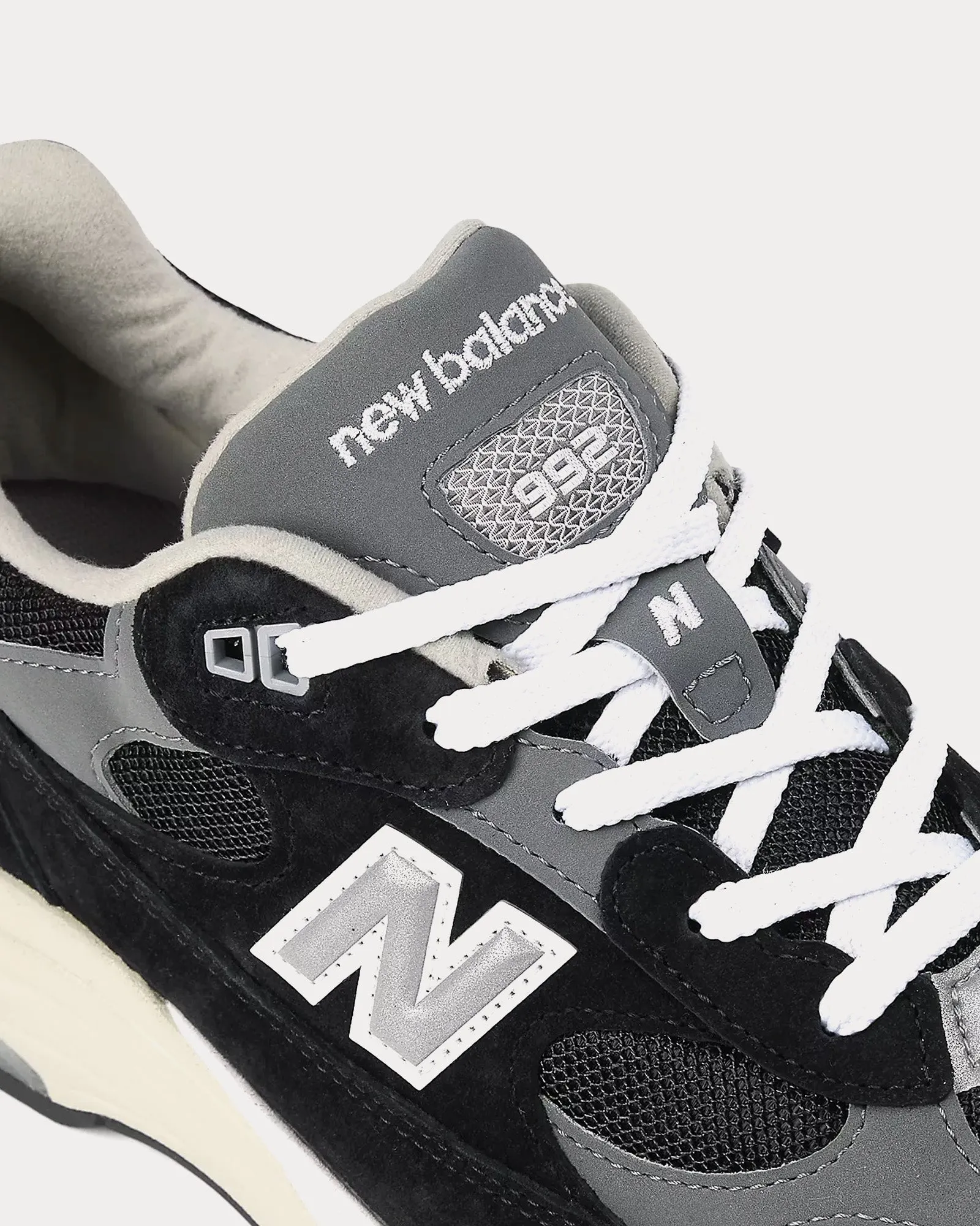 Made in USA 992 Core Black / Grey / Silver Metalic Low Top Sneakers