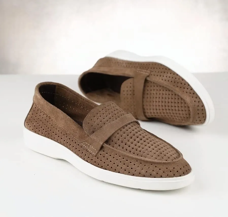 Men's Casual Slip-On Loafers Summer shoes / Irish Coffee
